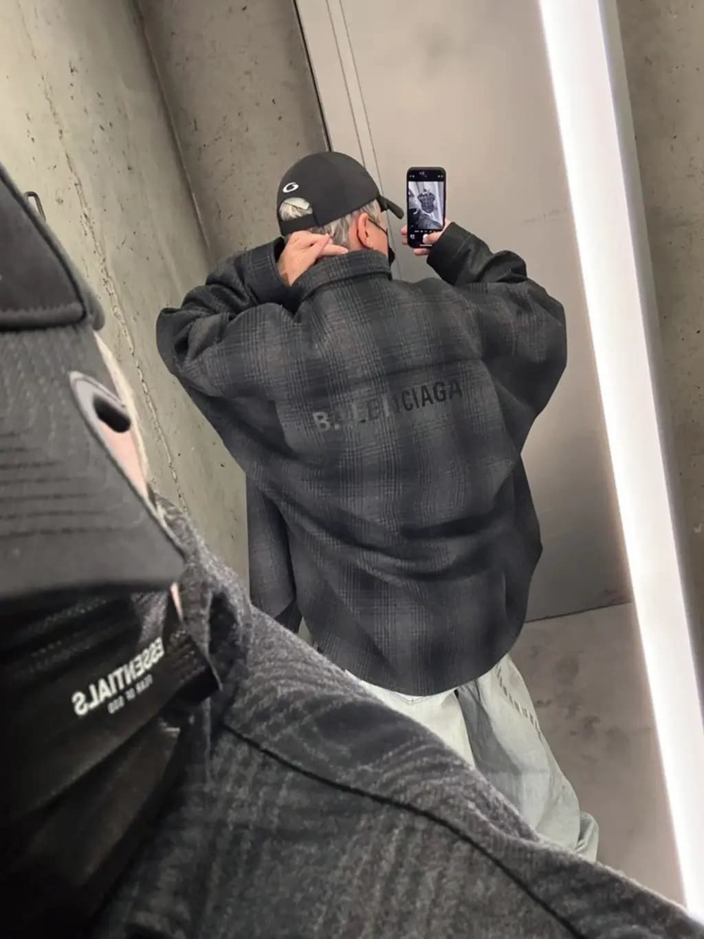 발렌시아가 BALENCIAGA 체크 셔츠 재킷 상세 이미지