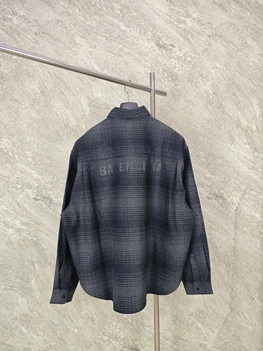 발렌시아가 BALENCIAGA 체크 셔츠 재킷 상세 이미지