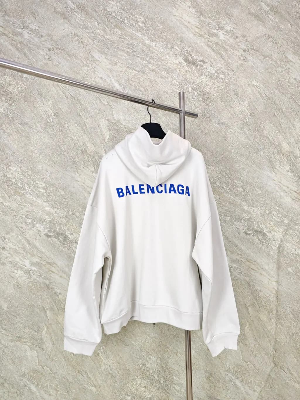 발렌시아가 BALENCIAGA 자수 집업 후드 상세 이미지