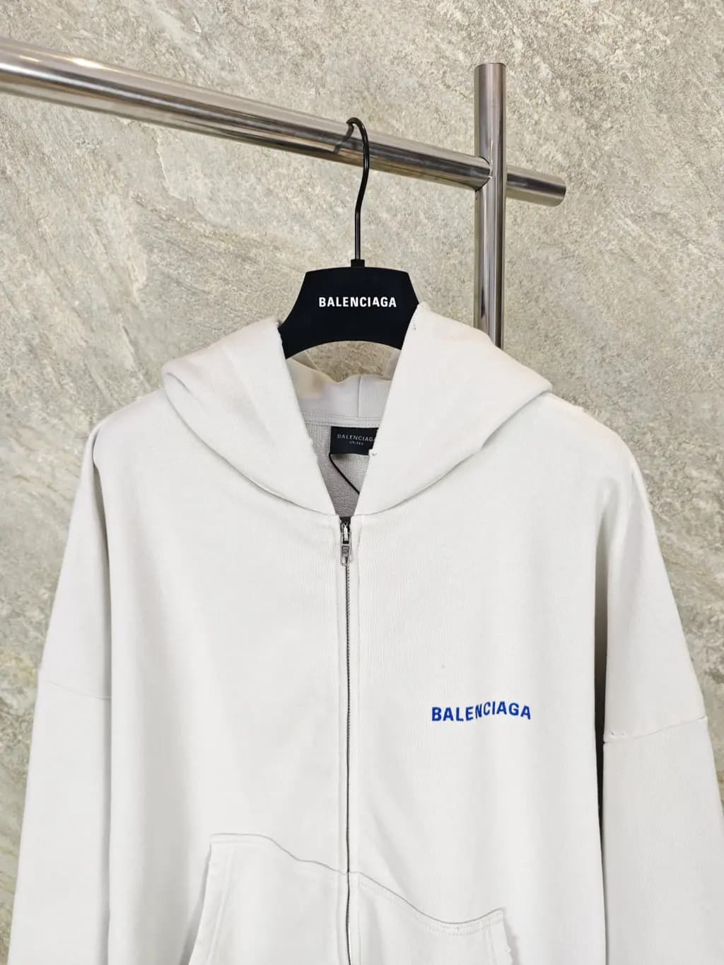 발렌시아가 BALENCIAGA 자수 집업 후드 상세 이미지