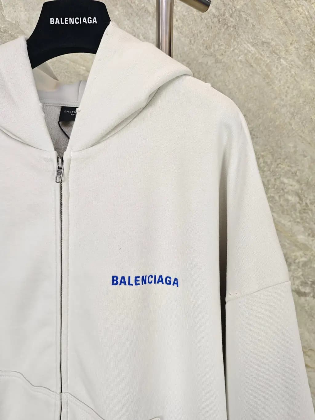 발렌시아가 BALENCIAGA 자수 집업 후드 상세 이미지