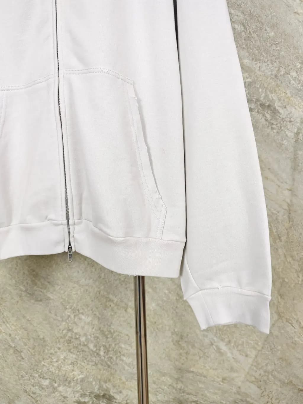발렌시아가 BALENCIAGA 자수 집업 후드 상세 이미지