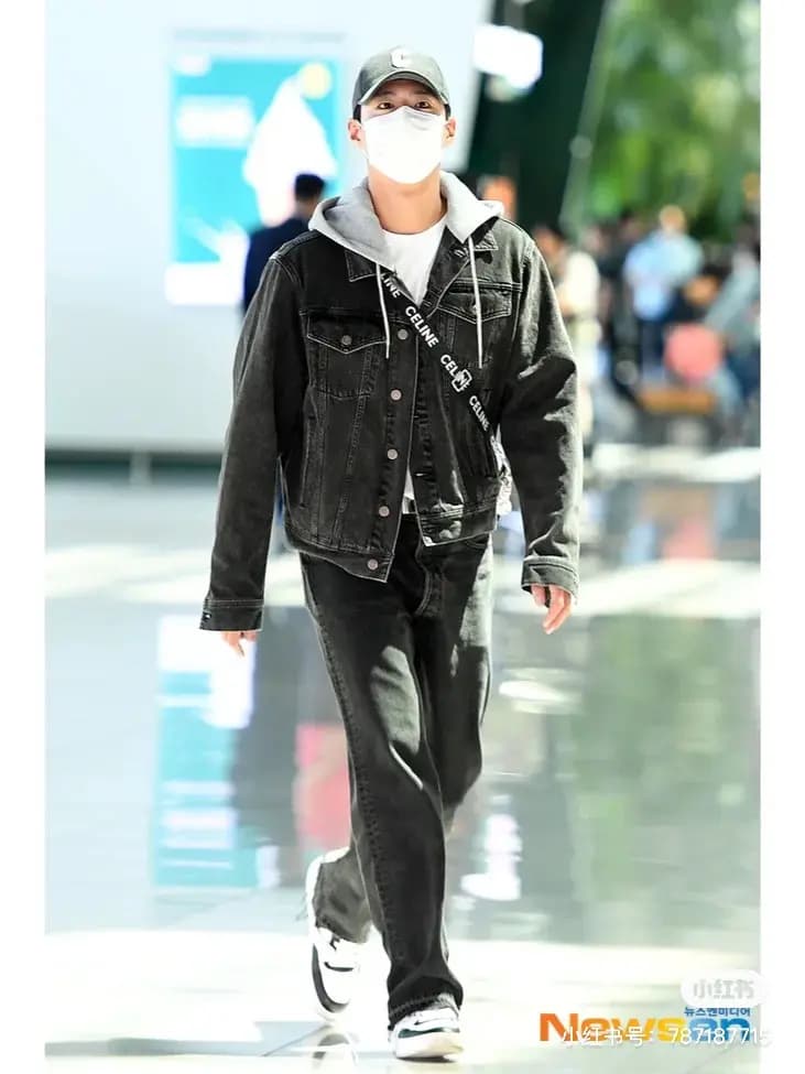 셀린느 CELINE 로고 후드 데님 트러커 자켓 상세 이미지