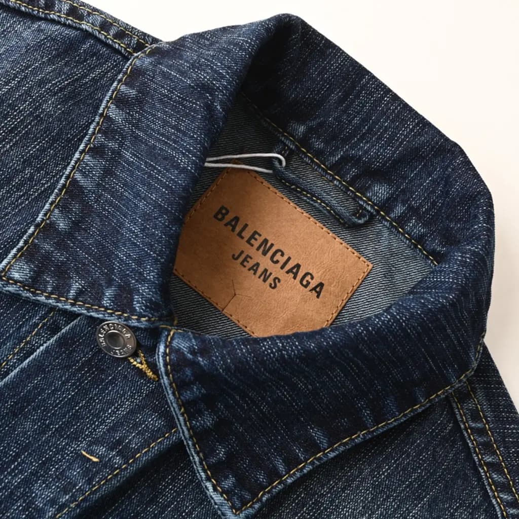 발렌시아가 BALENCIAGA 하트 로고 데님 트러커 자켓 상세 이미지