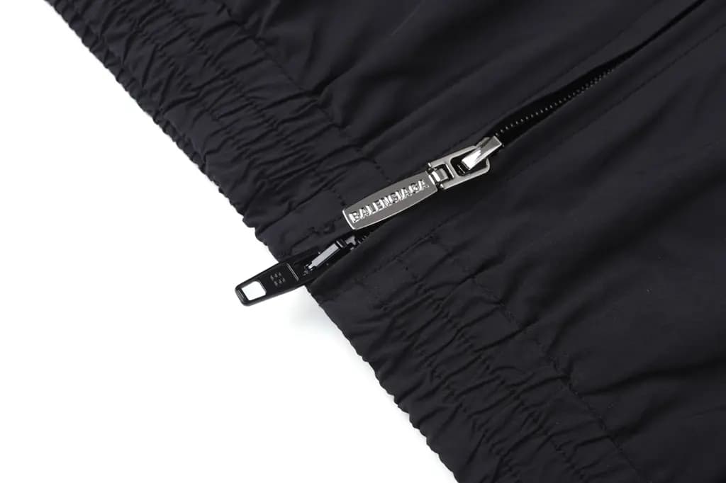 발렌시아가 BALENCIAGA 테이프 로고 집업 자켓 상세 이미지