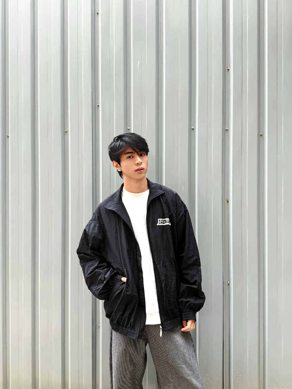 발렌시아가 BALENCIAGA 테이프 로고 집업 자켓 상세 이미지