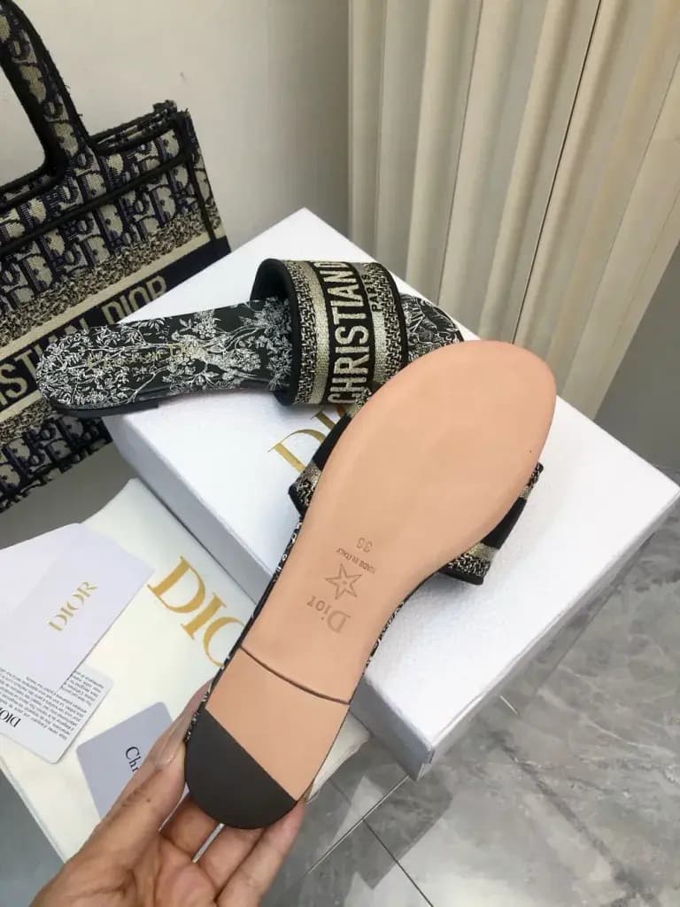 디올 디올 디웨이 (DWAY) 슬리퍼 25SS ver.2 상세 이미지