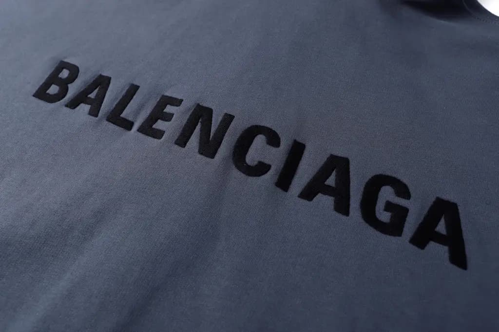 발렌시아가 BALENCIAGA 25SS 워시드 페인팅 후드 집업 상세 이미지