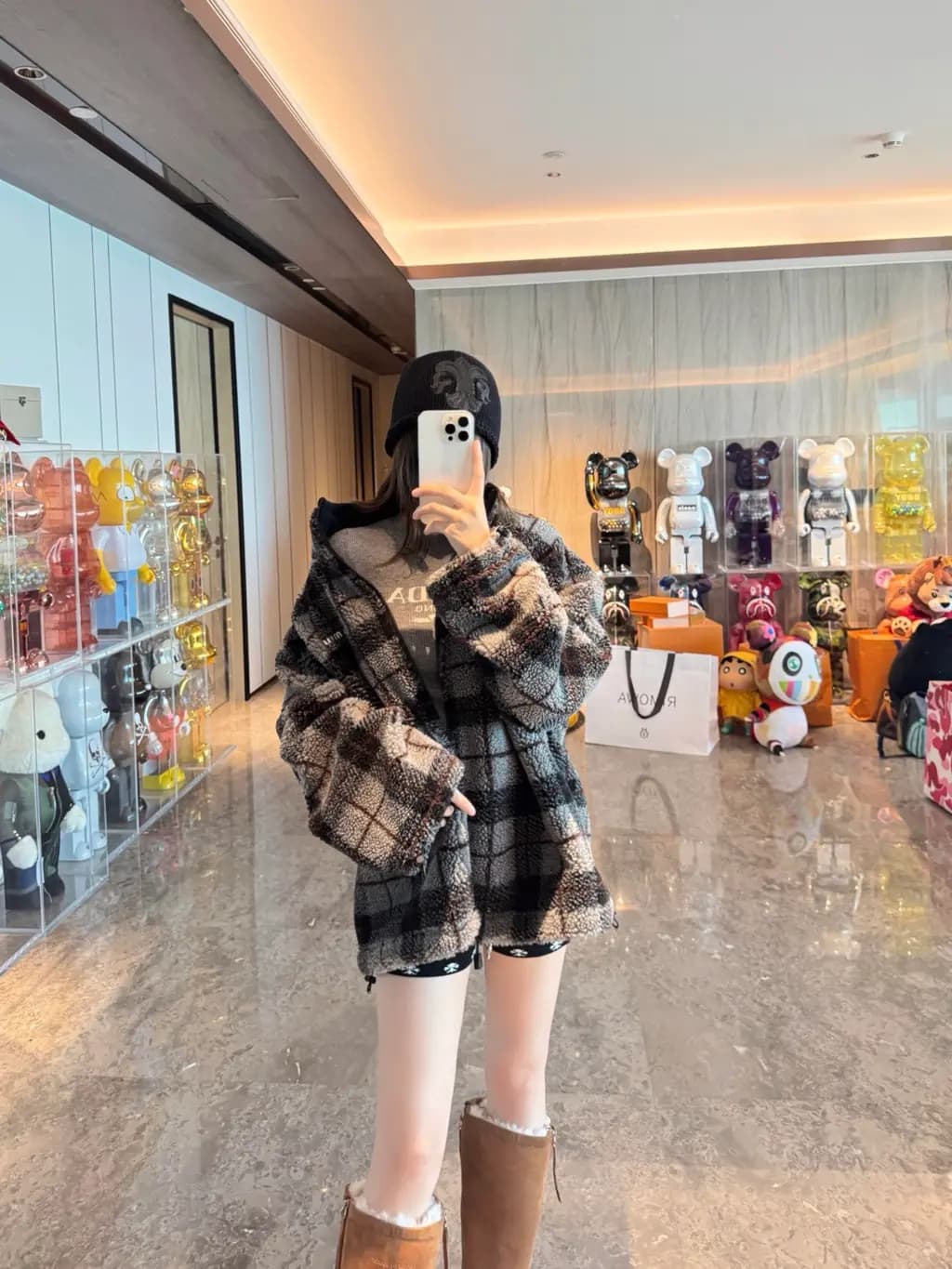 미우미우 MIU MIU 체크 테디 플리스 집업 상세 이미지