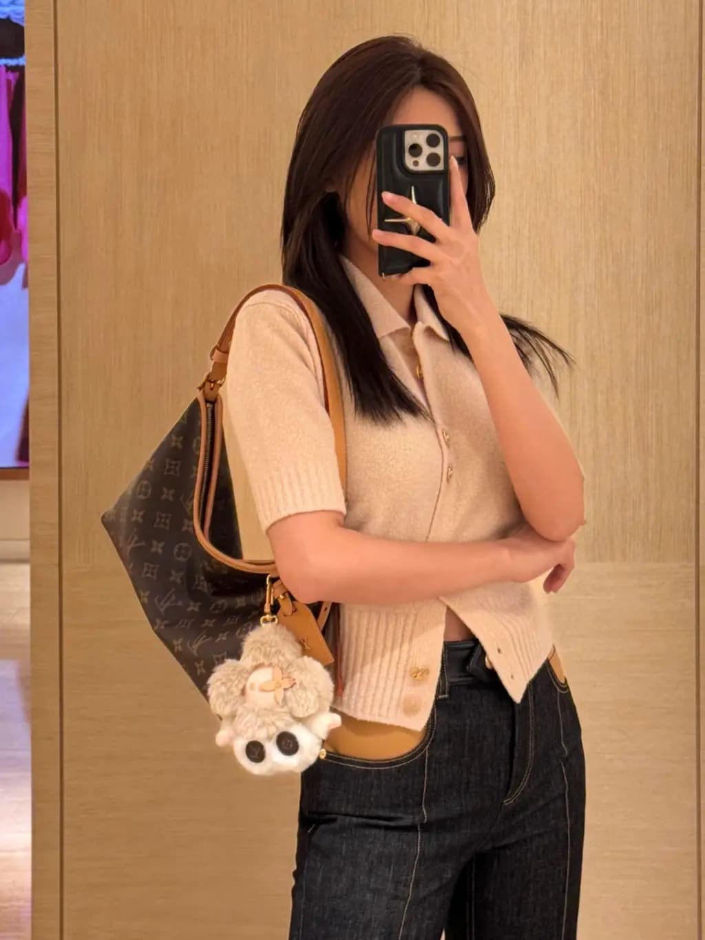 루이비통 LOUIS VUITTON 울 블렌드 크롭 니트 카디건 상세 이미지