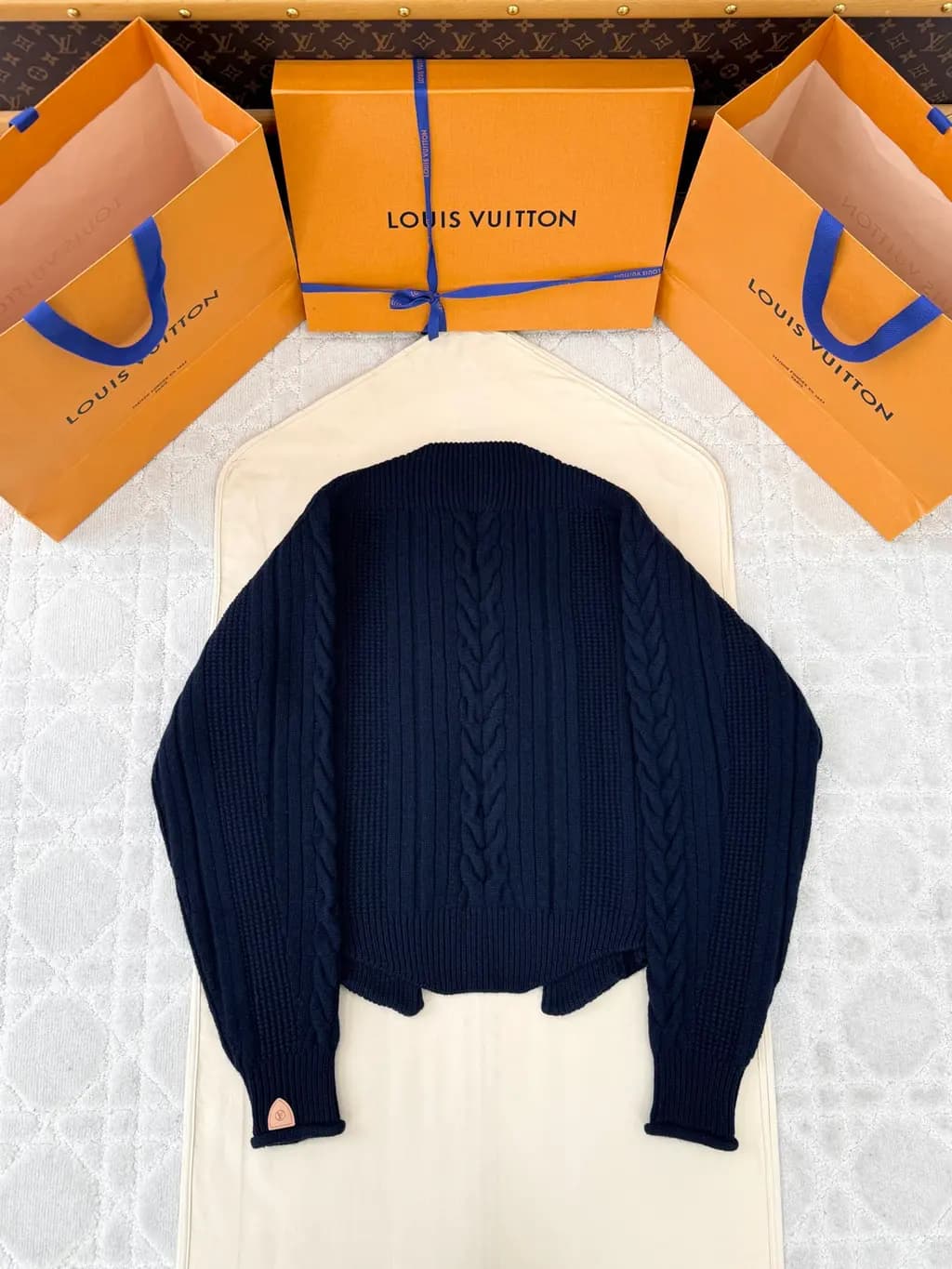 루이비통 LOUIS VUITTON 케이블 니트 카디건 상세 이미지
