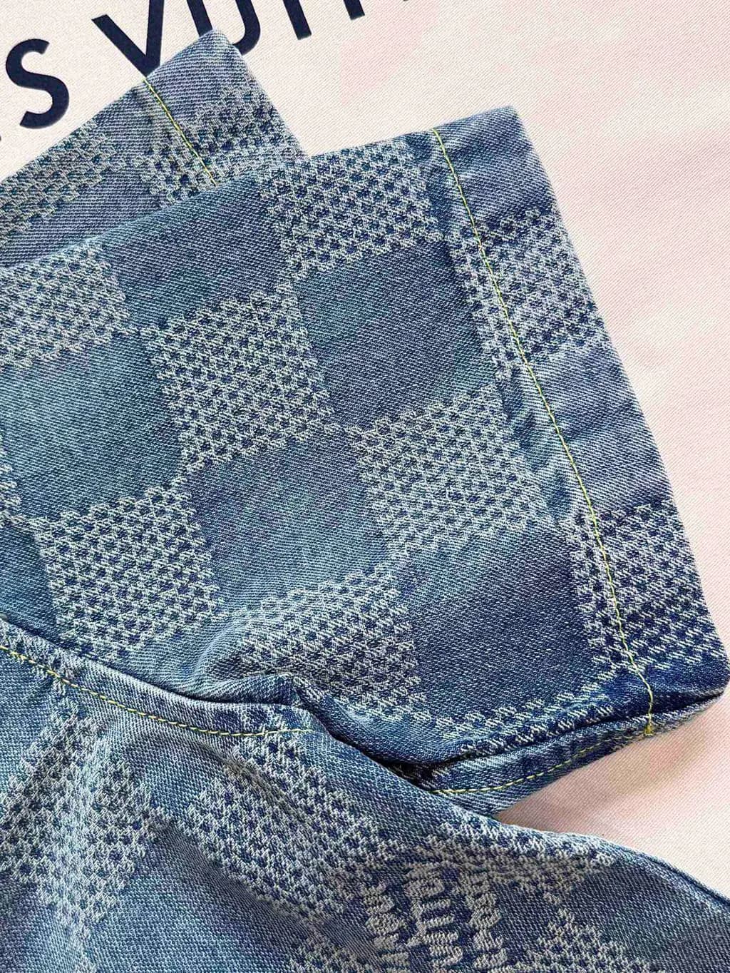 루이비통 LOUIS VUITTON 체크 패턴 데님 셔츠 상세 이미지