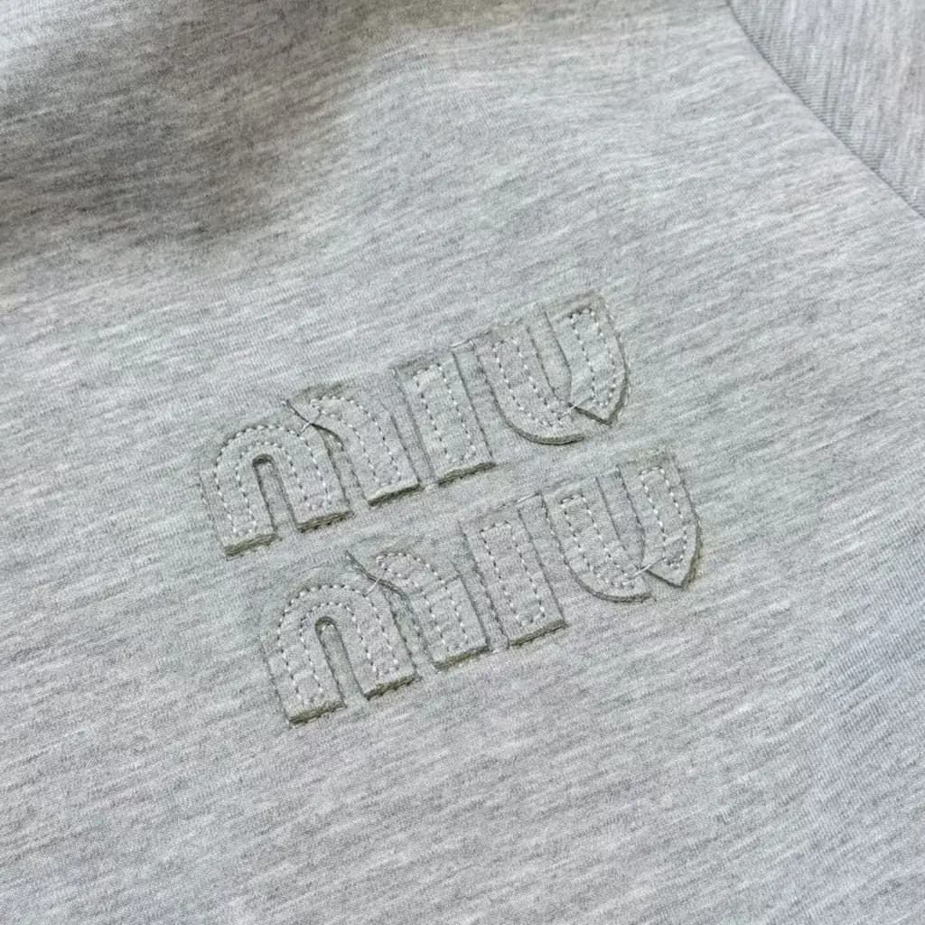 미우미우 MIU MIU 클래식 집업 후드 상세 이미지