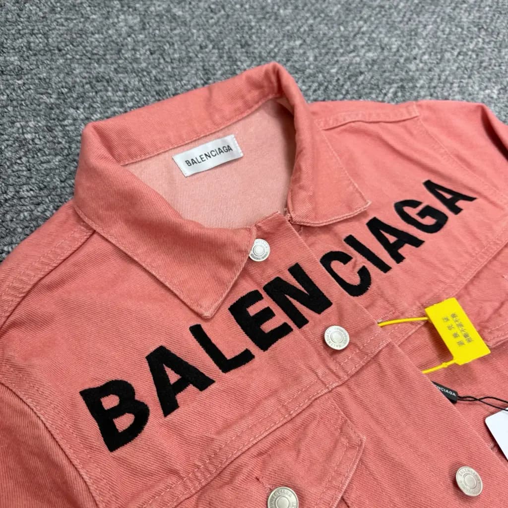 발렌시아가 BALENCIAGA 자수 로고 데님 자켓 상세 이미지
