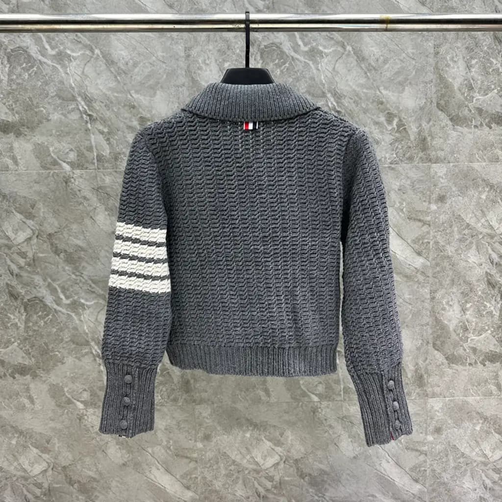 톰브라운 THOM BROWNE 시그니처 4바 크롭 니트 가디건 상세 이미지
