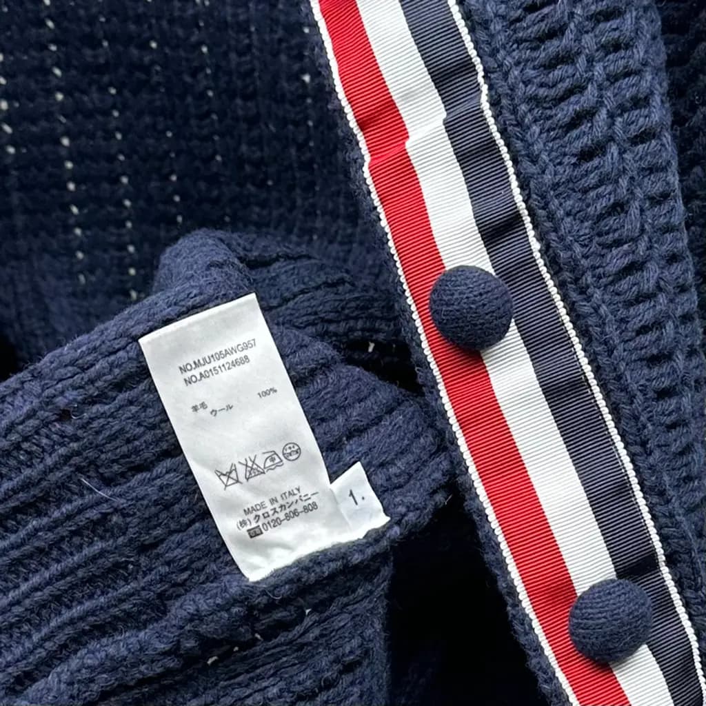 톰브라운 THOM BROWNE 시그니처 4바 크롭 니트 가디건 상세 이미지