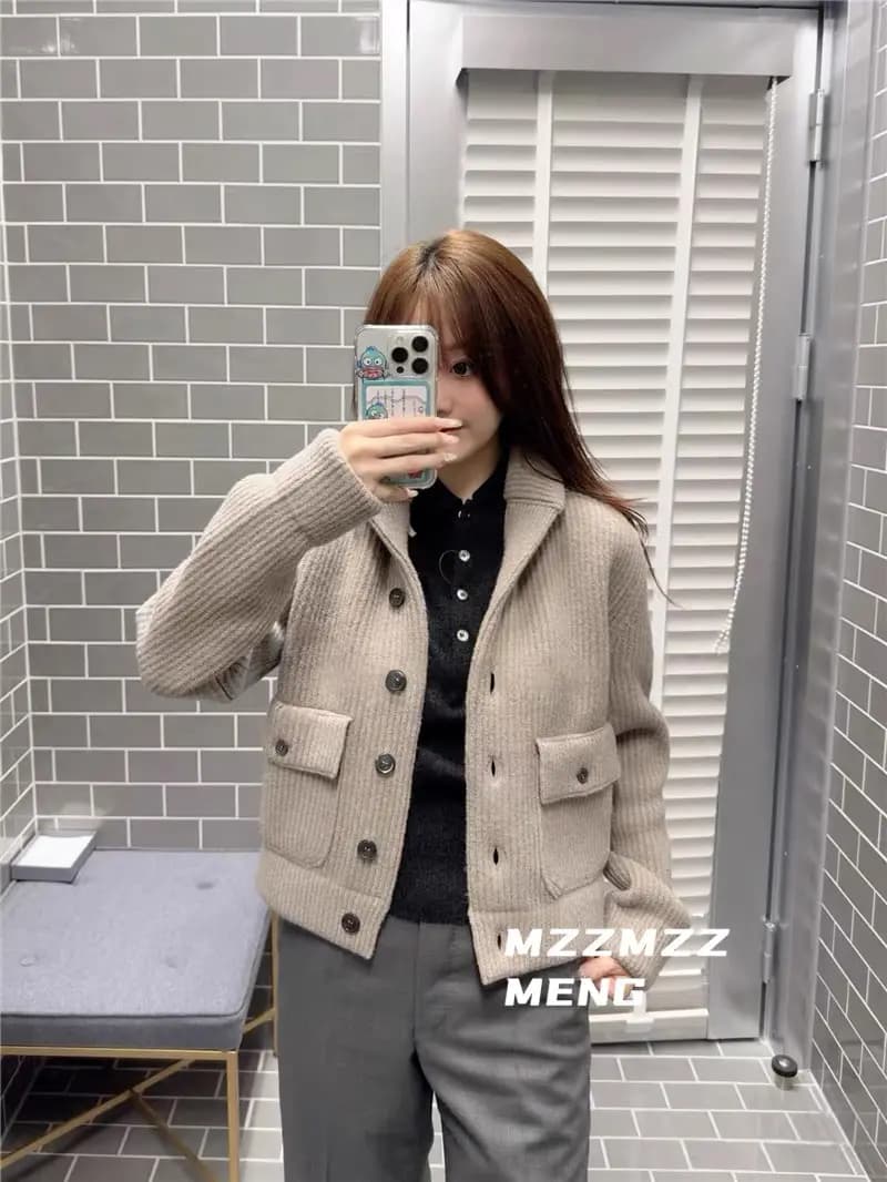 톰브라운 THOM BROWNE 리브드 울 크롭 가디건 상세 이미지