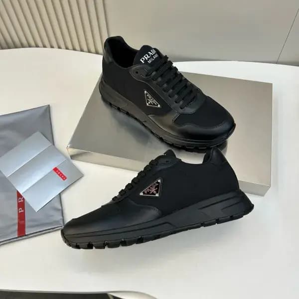 프라다 프라다 프랙스 01 리나일론 스니커즈 상세 이미지