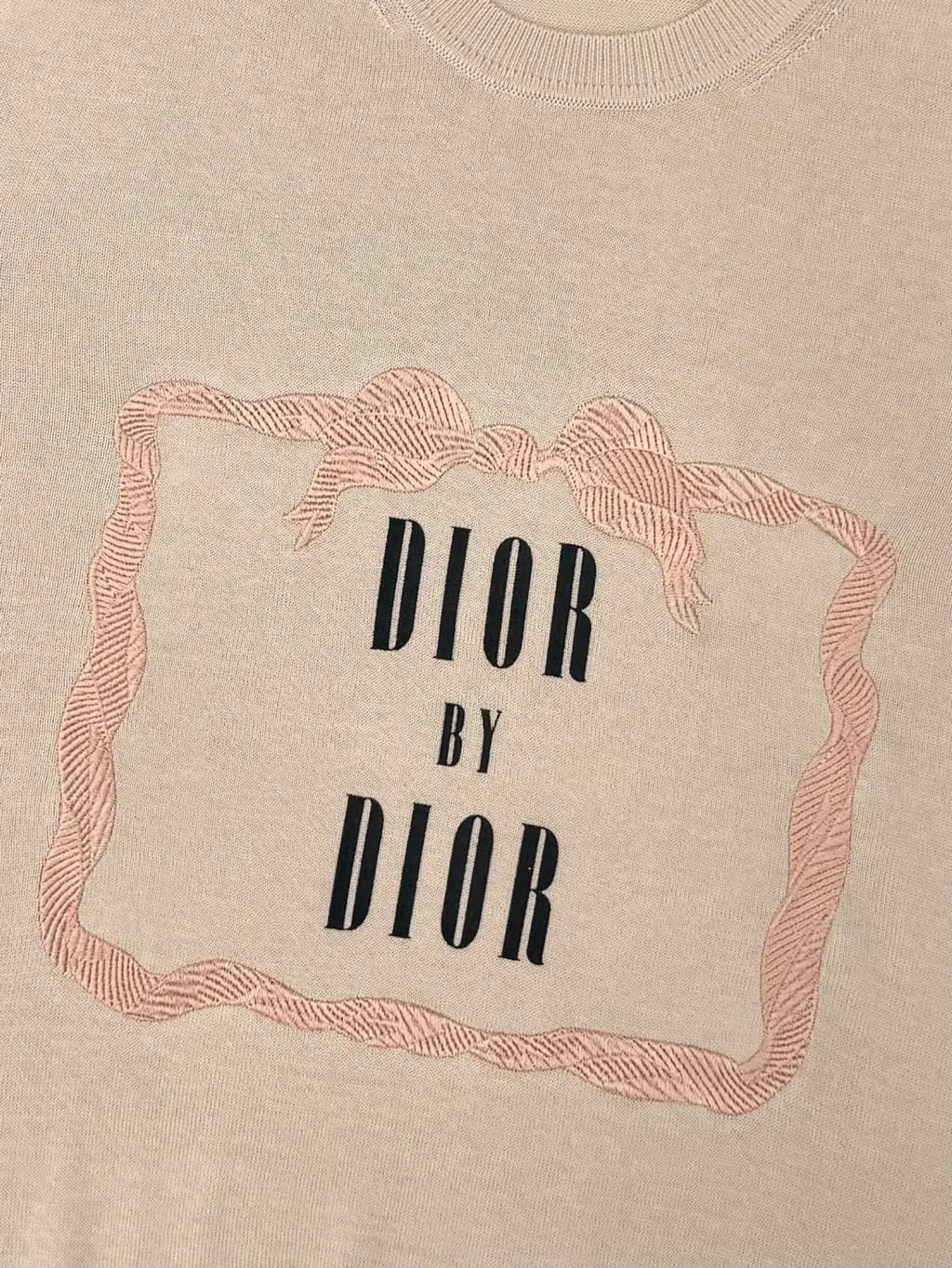 디올 DIOR BY DIOR 자수 니트 티셔츠 상세 이미지