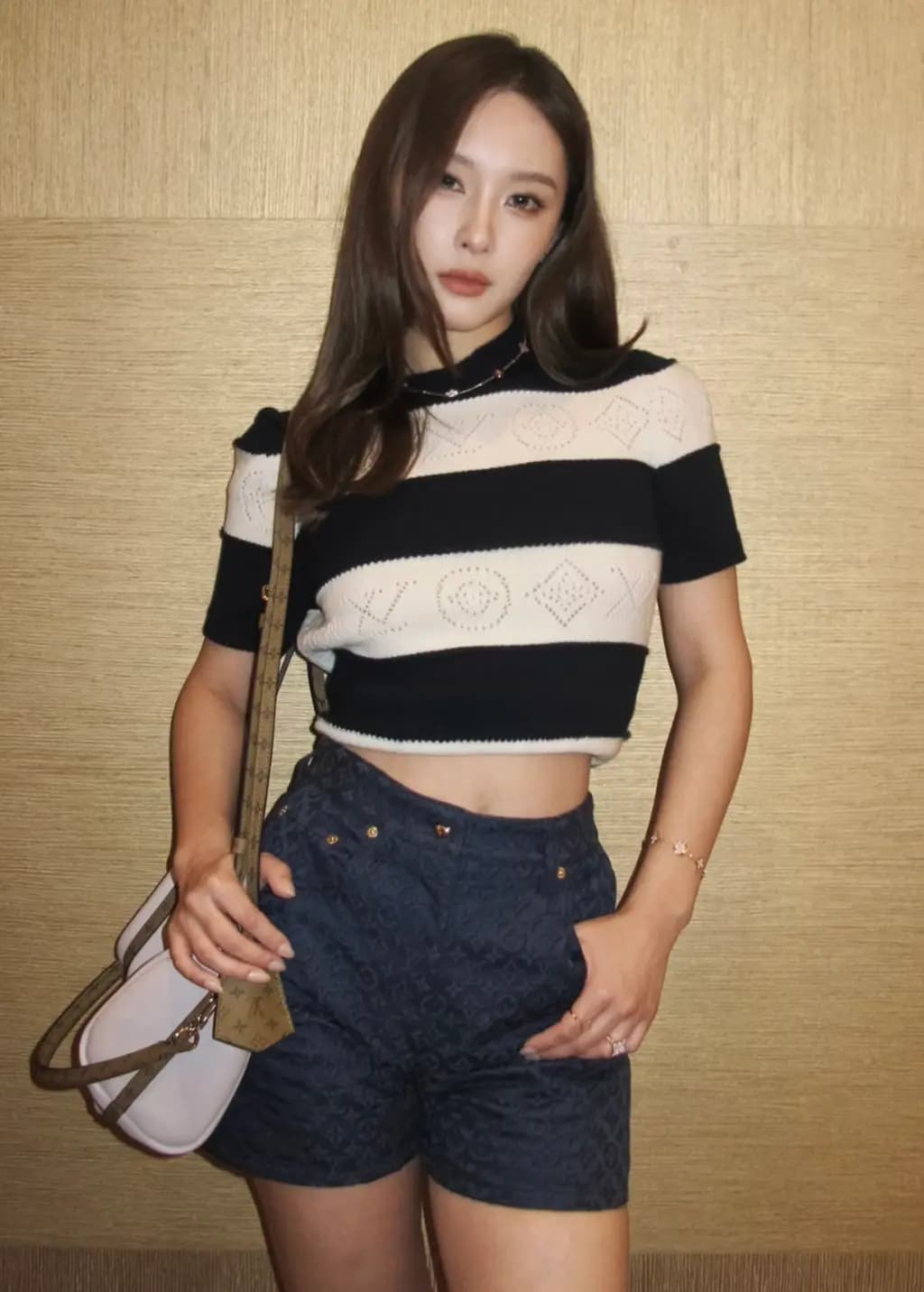 루이비통 LOUIS VUITTON 모노그램 펀칭 니트 스웨터 상세 이미지