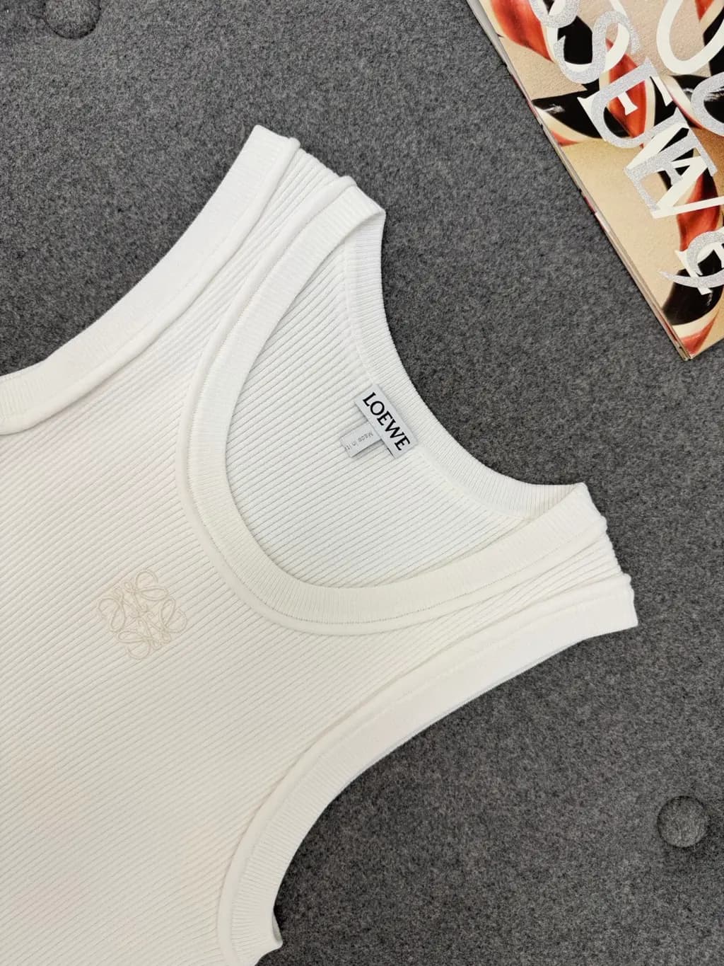 로에베 LOEWE 아나그램 자수 립 탱크탑 상세 이미지