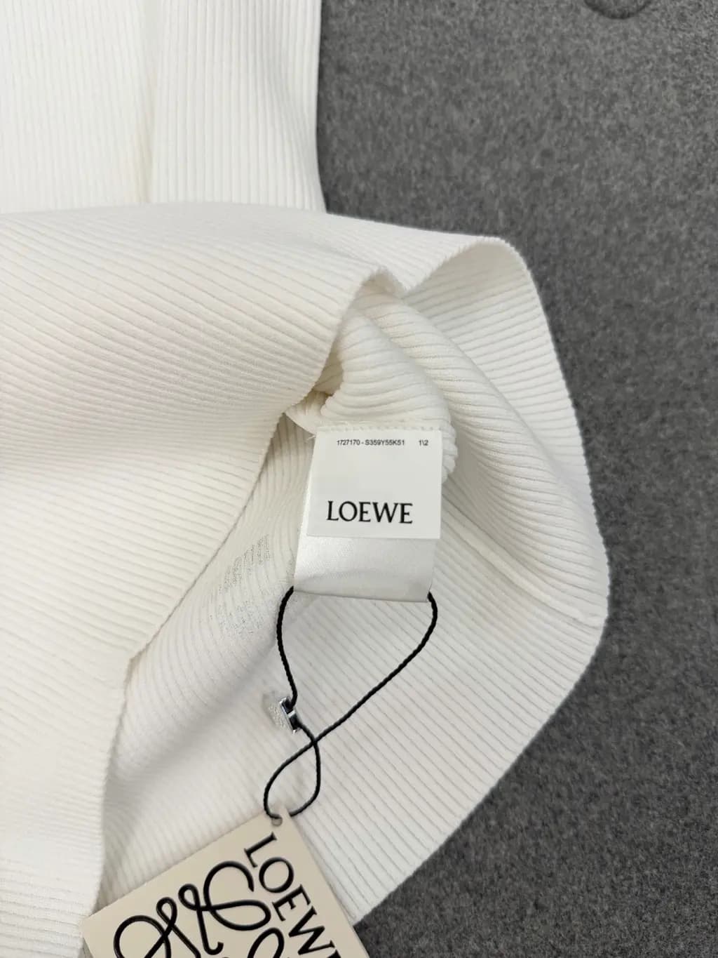 로에베 LOEWE 아나그램 자수 립 탱크탑 상세 이미지