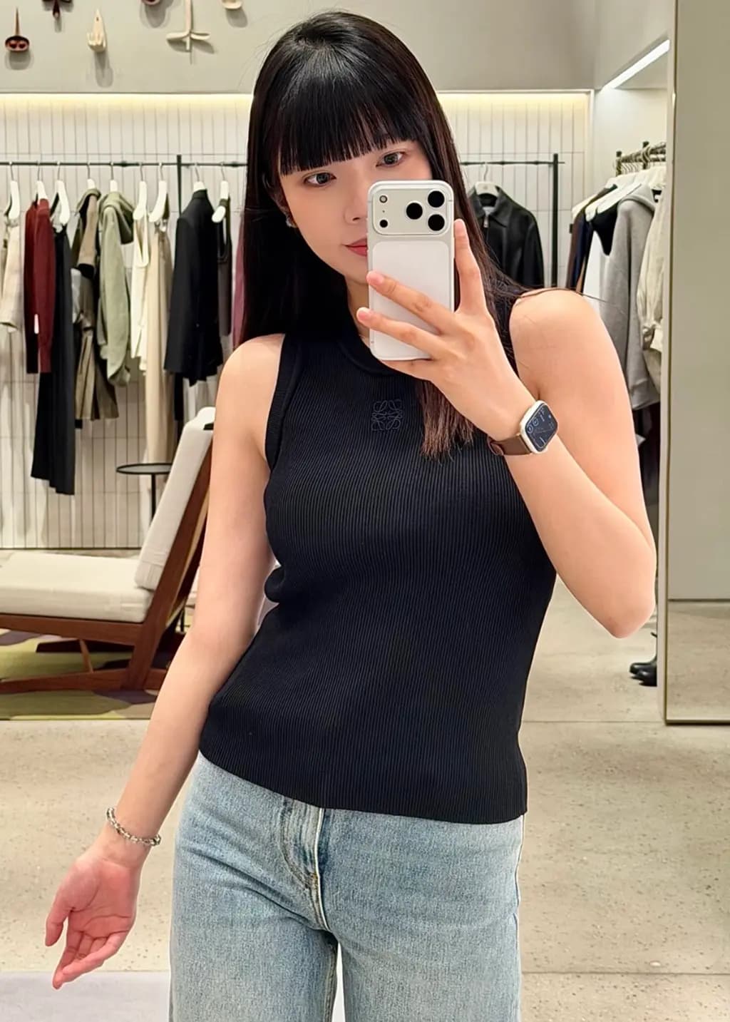 로에베 LOEWE 아나그램 자수 립 탱크탑 상세 이미지