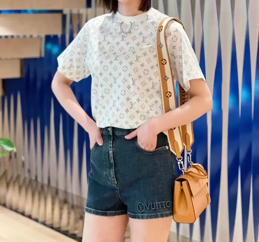 루이비통 LOUIS VUITTON 올오버 모노그램 체인 반팔 티셔츠 상세 이미지