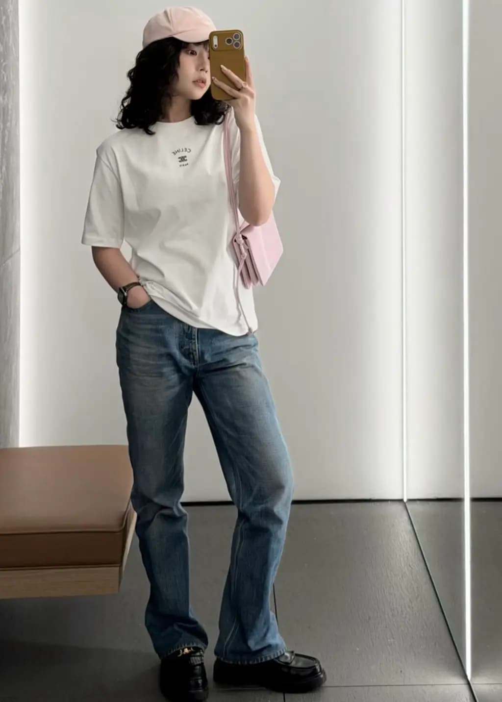 셀린느 CELINE 트리옴프 자수 오버핏 반팔 티셔츠 상세 이미지