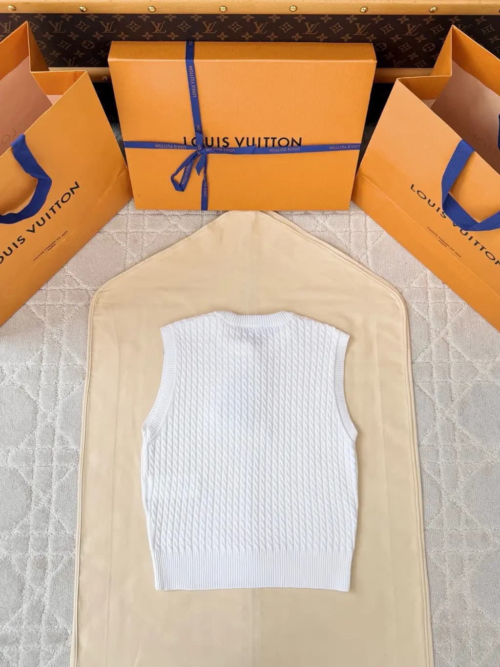 루이비통 LOUIS VUITTON 케이블 니트 리본 슬리브리스 탑 상세 이미지