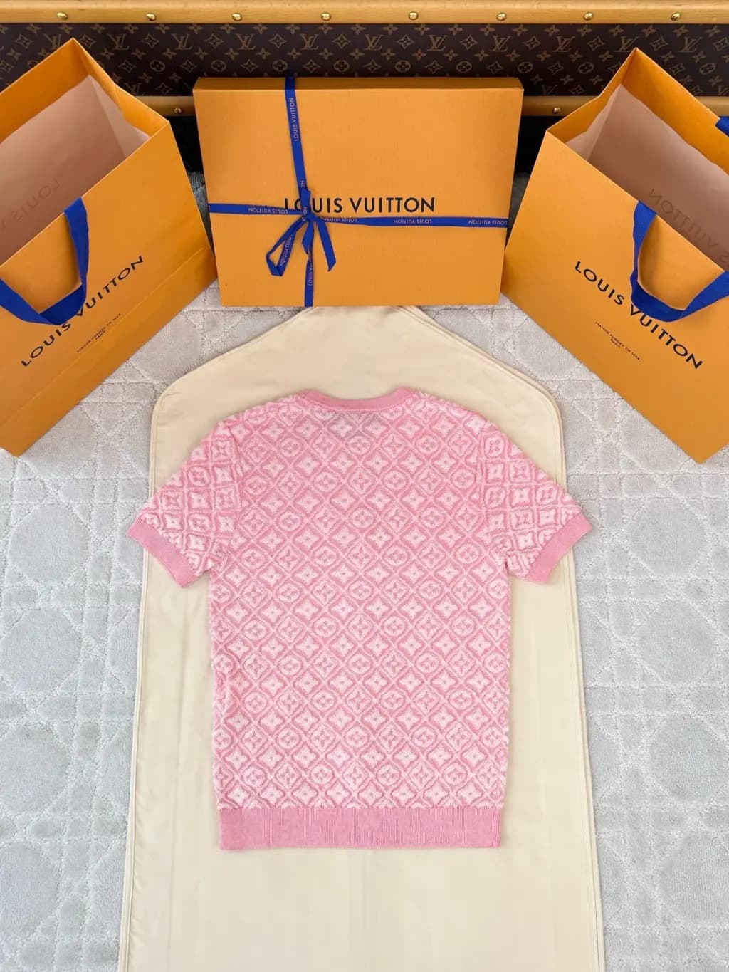 루이비통 LOUIS VUITTON 모노그램 자카드 니트 반팔 티셔츠 상세 이미지
