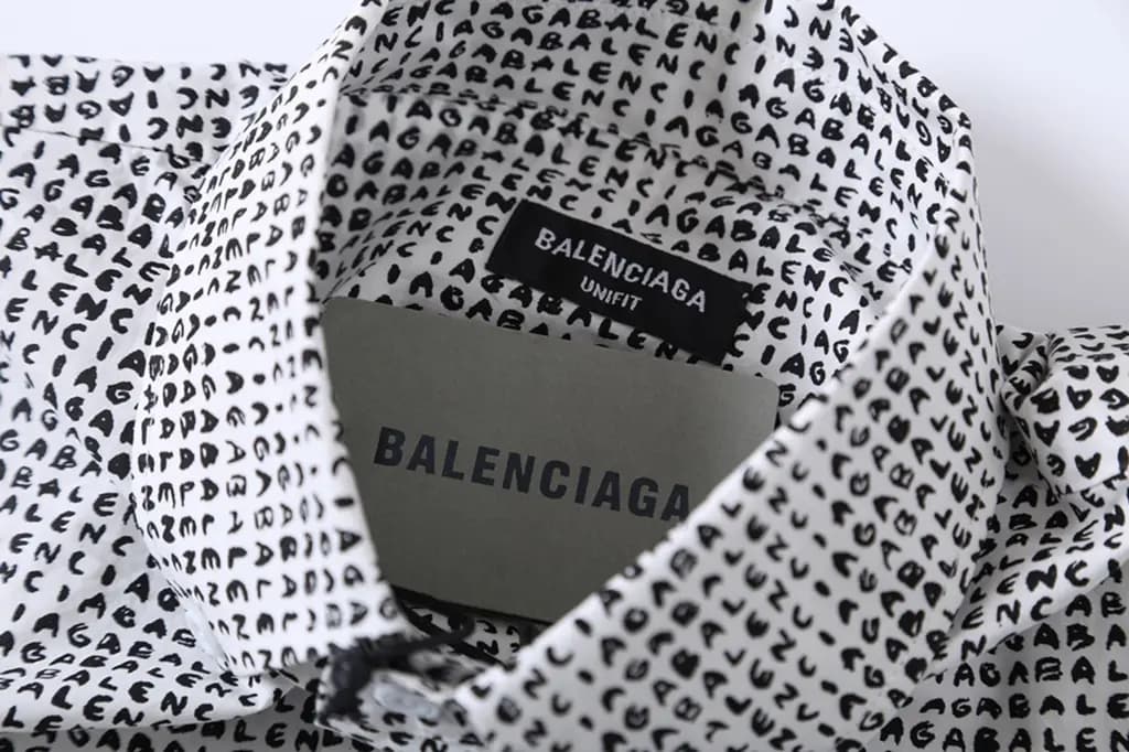 발렌시아가 BALENCIAGA 올오버 그래픽 오버사이즈 셔츠 상세 이미지