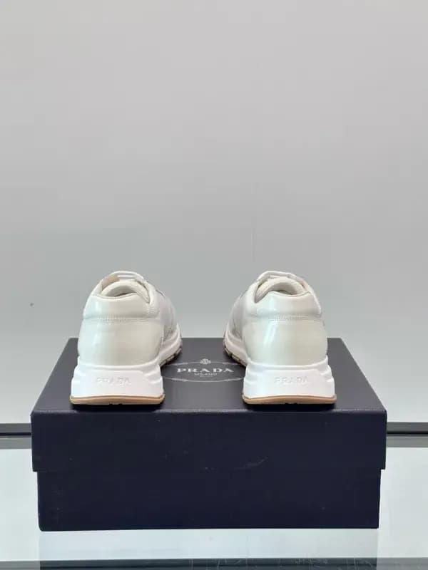 프라다 프라다 플라크 러너 스니커즈 상세 이미지