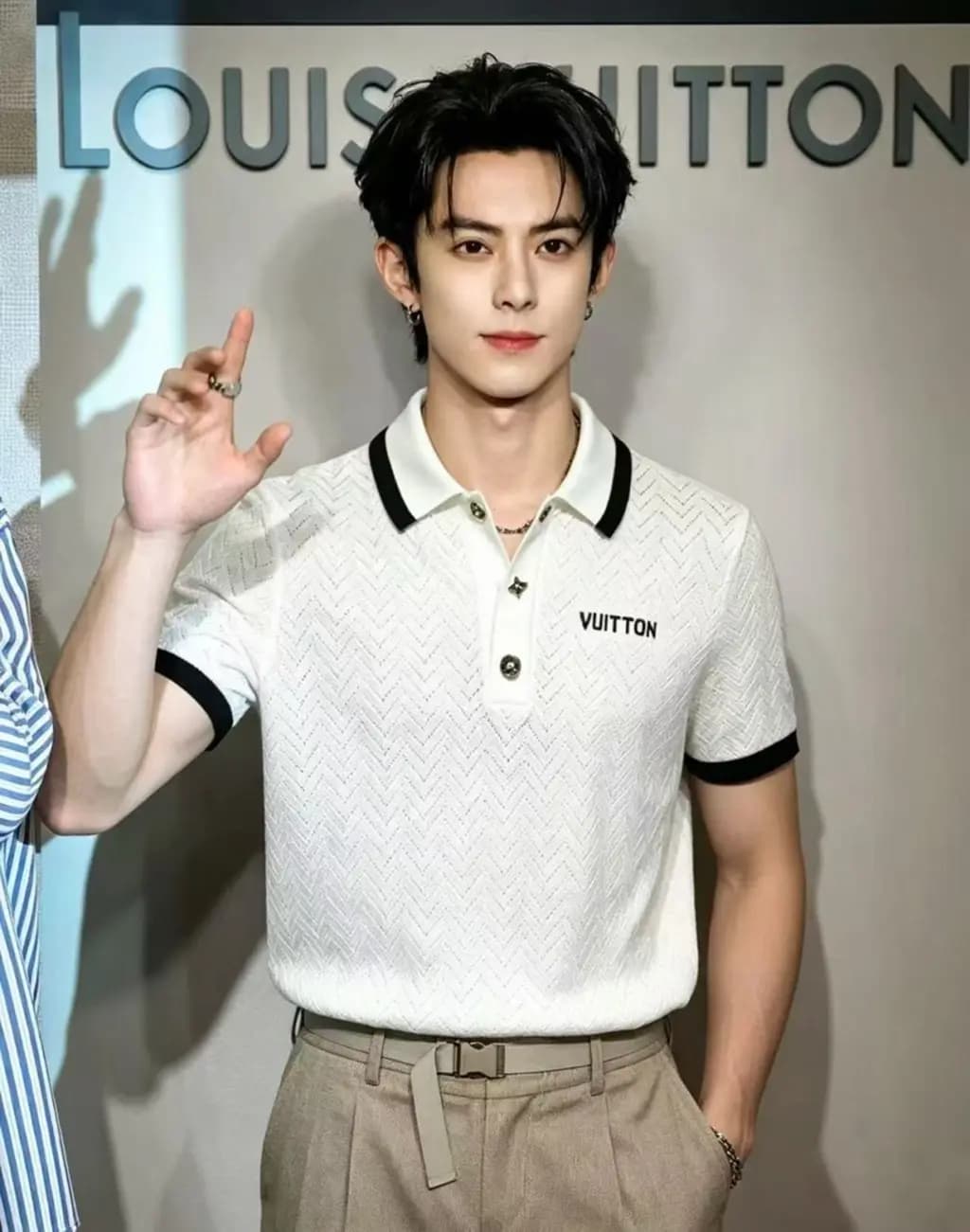 루이비통 LOUIS VUITTON 메쉬 자카드 폴로 셔츠 상세 이미지