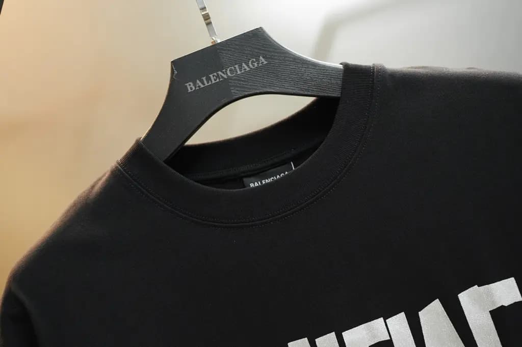 발렌시아가 BALENCIAGA 헤비듀티 프린트 크루넥 반팔 티셔츠 상세 이미지