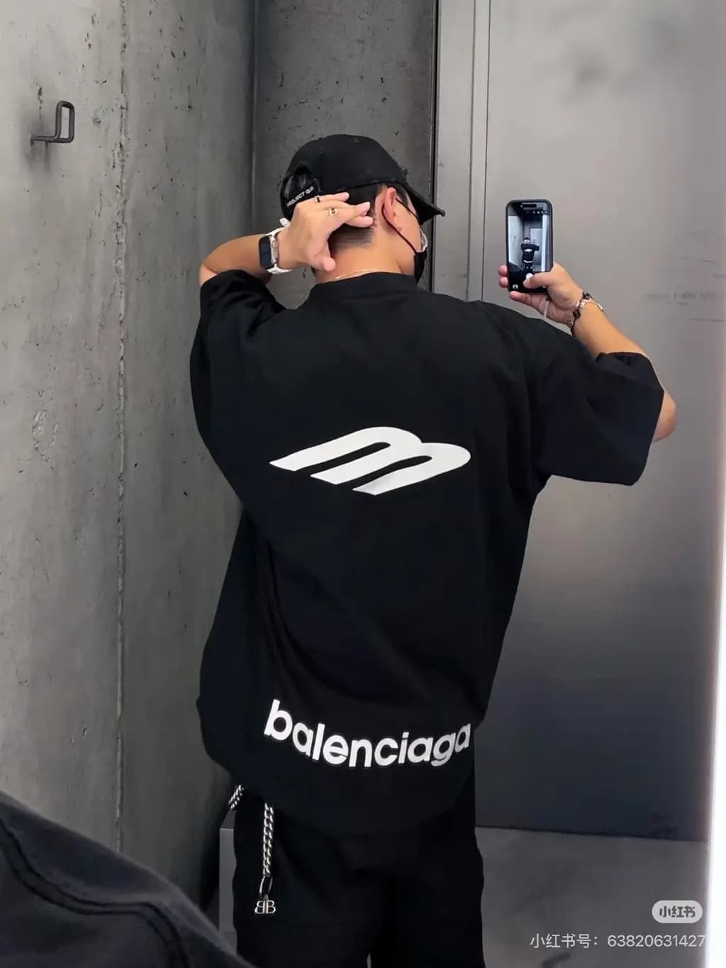 발렌시아가 BALENCIAGA M 로고 오버핏 크루넥 반팔 티셔츠 상세 이미지