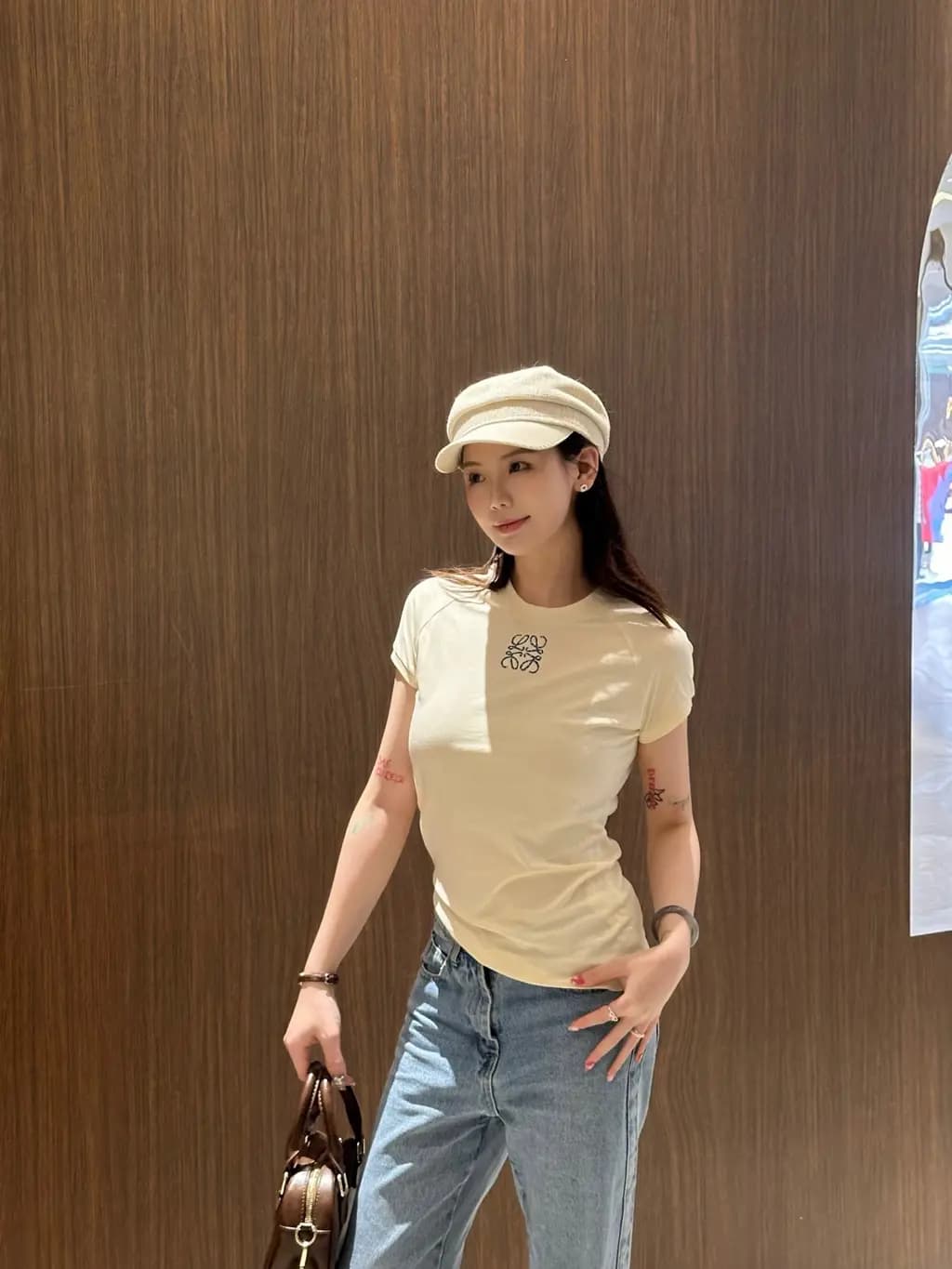 로에베 LOEWE 아나그램 자수 코튼 티셔츠 상세 이미지