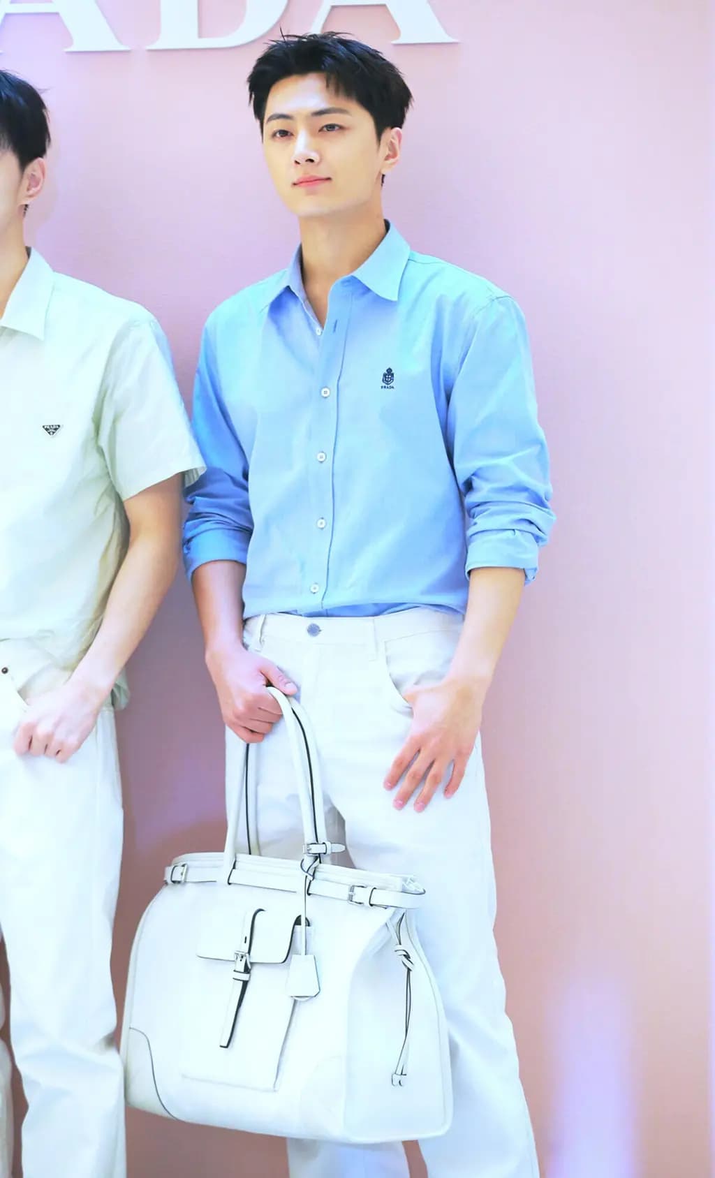 프라다 PRADA 실드 엠블럼 옥스퍼드 셔츠 상세 이미지