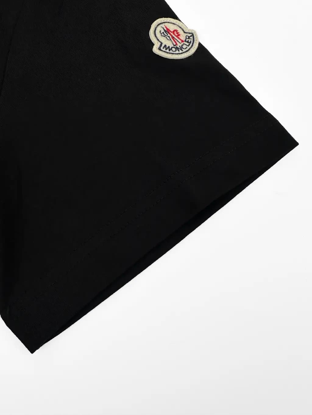 몽클레어 MONCLER 시그니처 로고 반팔 티셔츠 상세 이미지