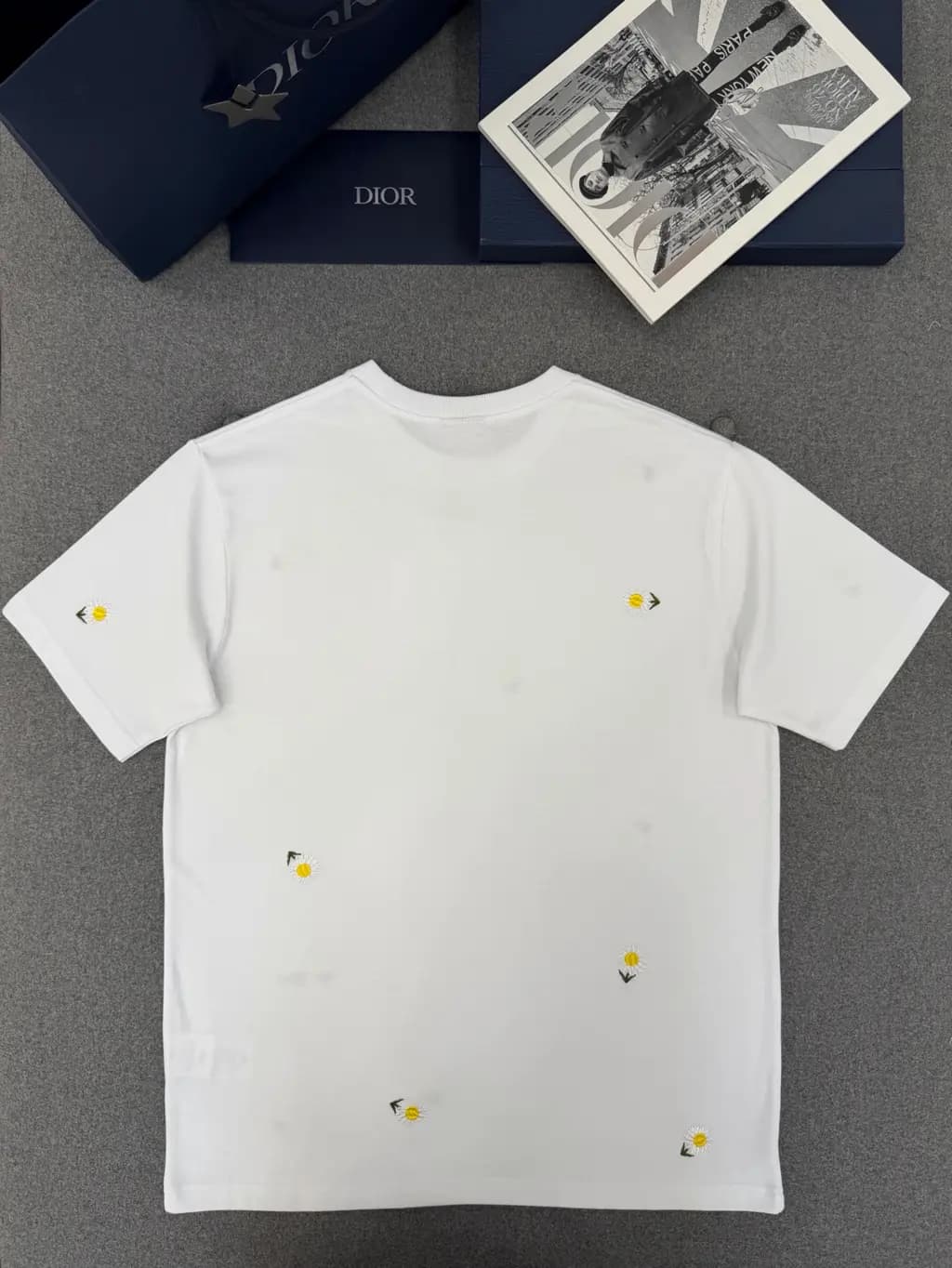 디올 DIOR 마르그리트 데이지 자수 티셔츠 상세 이미지