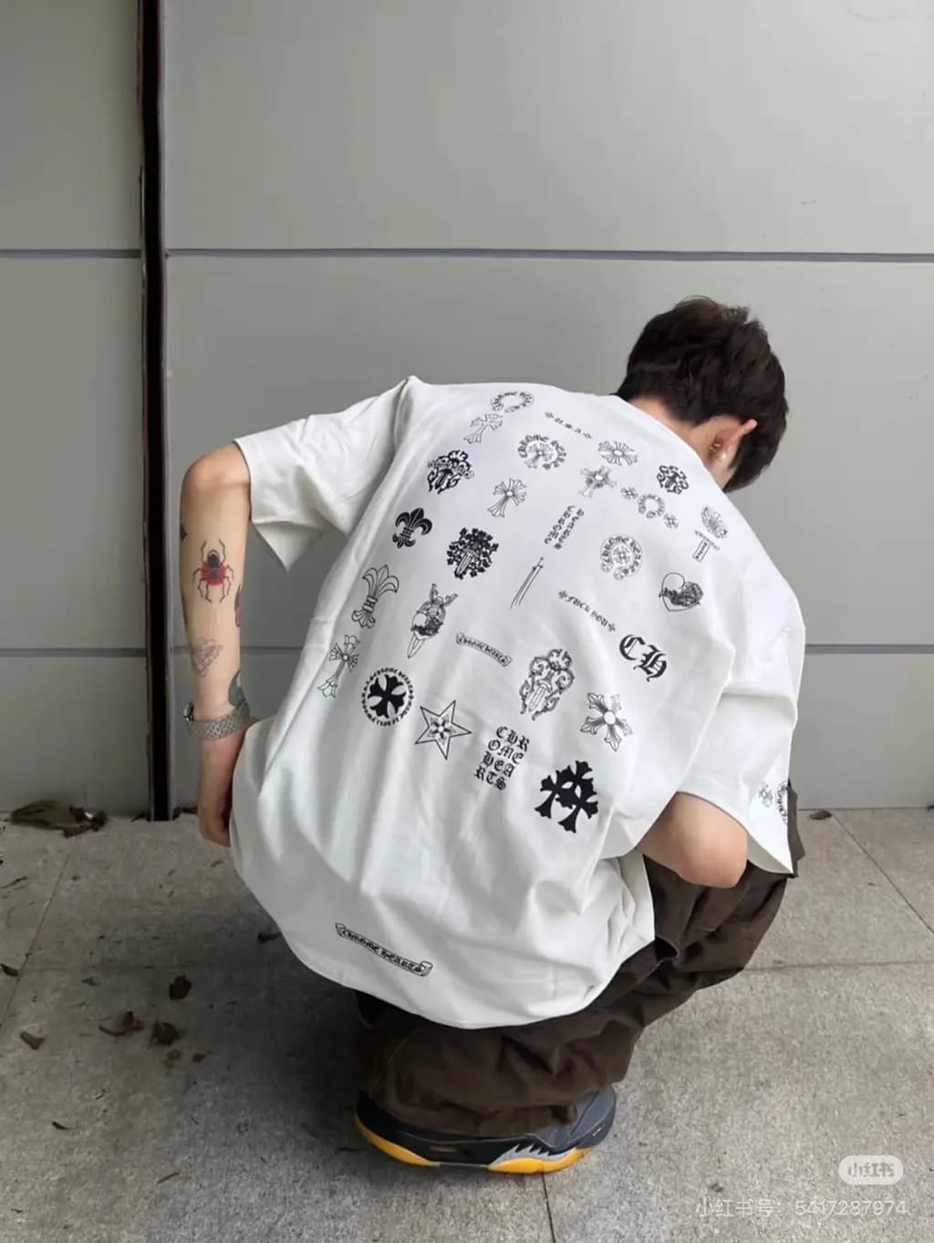 크롬하츠 CHROME HEARTS 올오버 프린트 그래픽 반팔 티셔츠 상세 이미지