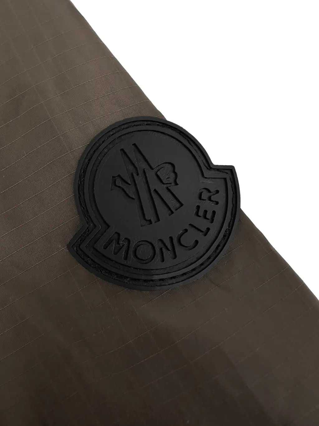 몽클레어 MONCLER 테크니컬 유틸리티 반팔 셔츠 상세 이미지