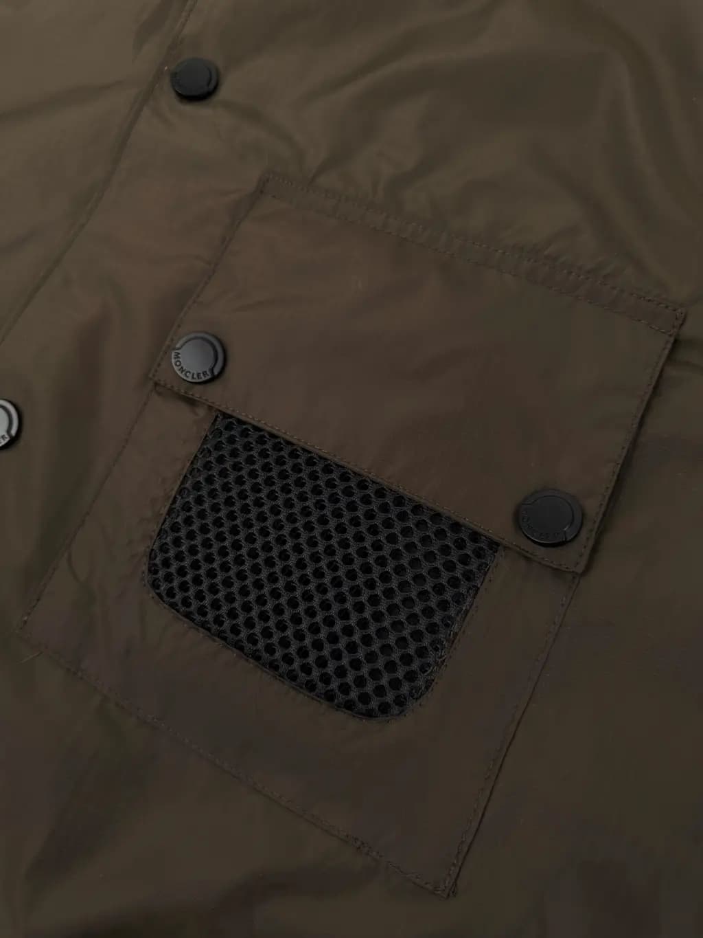 몽클레어 MONCLER 테크니컬 유틸리티 반팔 셔츠 상세 이미지