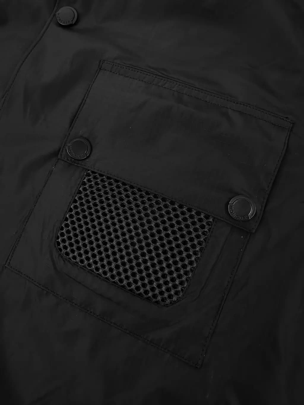 몽클레어 MONCLER 테크니컬 유틸리티 반팔 셔츠 상세 이미지
