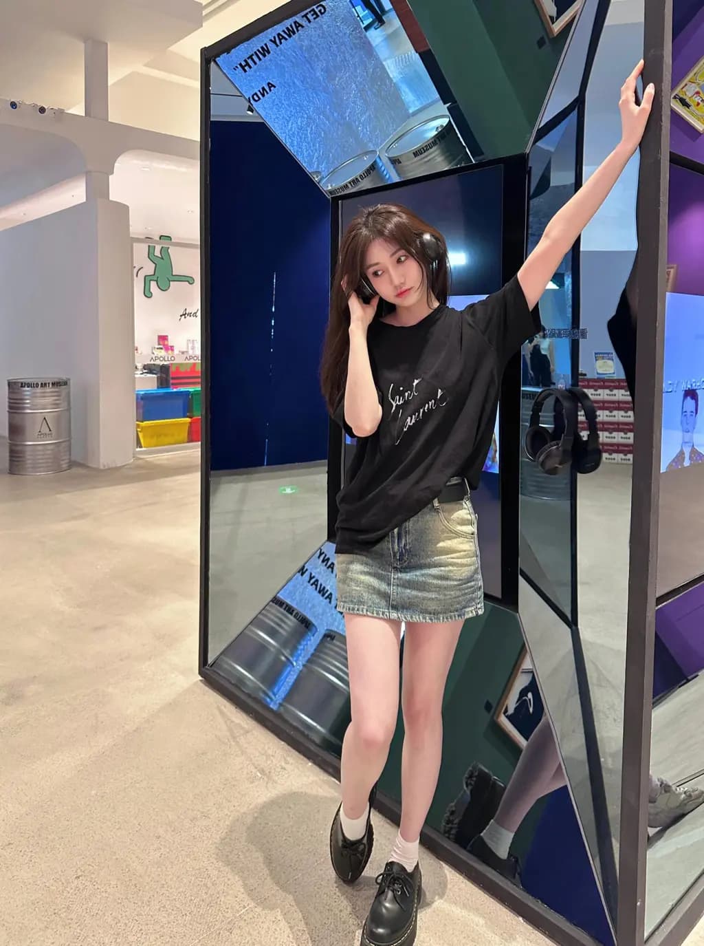 생로랑 SAINT LAURENT 시그니처 그래픽 티셔츠 상세 이미지