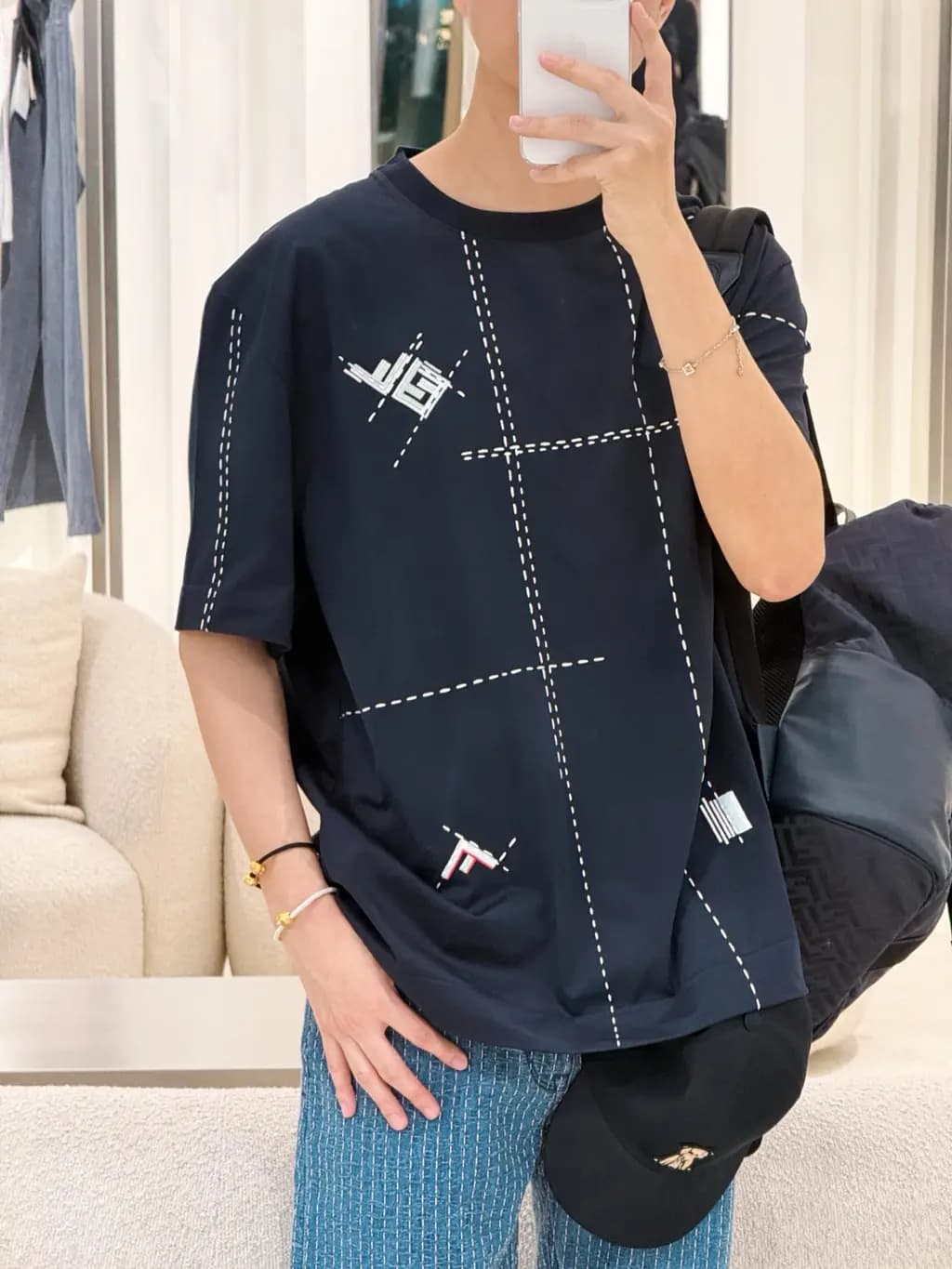 펜디 FENDI FF 체크 자수 오버 티셔츠 상세 이미지