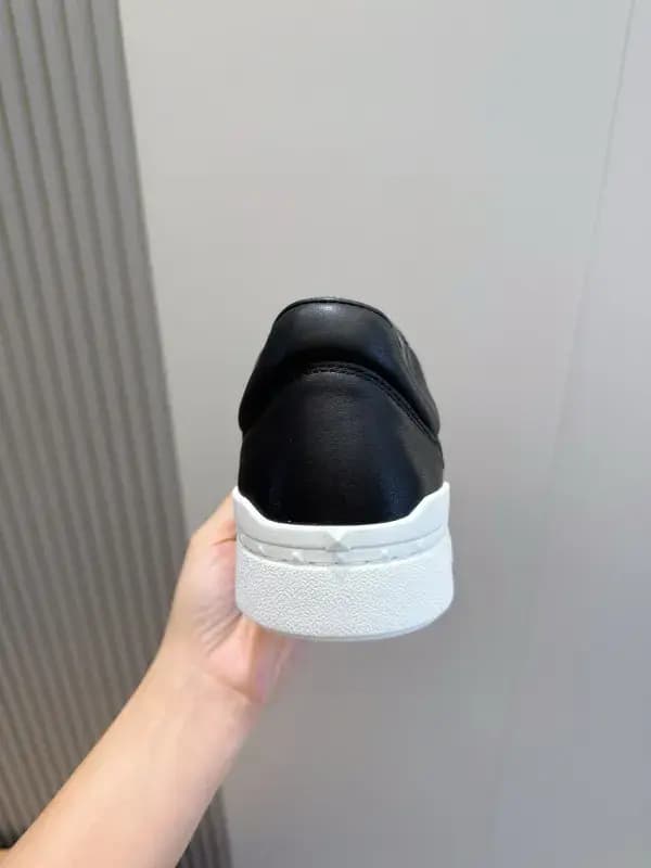 발렌티노 발렌티노 업빌리지 로우탑 스니커즈 상세 이미지