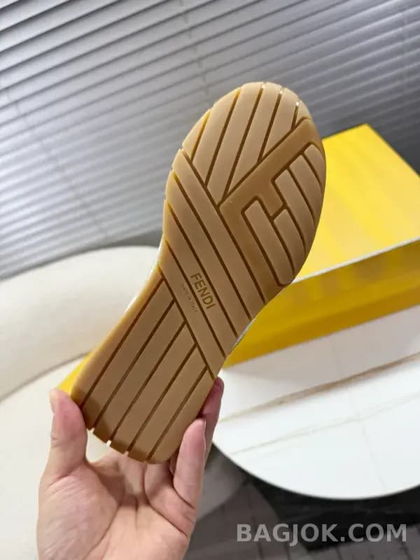 펜디 펜디 웨이브 펄스 테크니컬 여성 스니커즈 상세 이미지