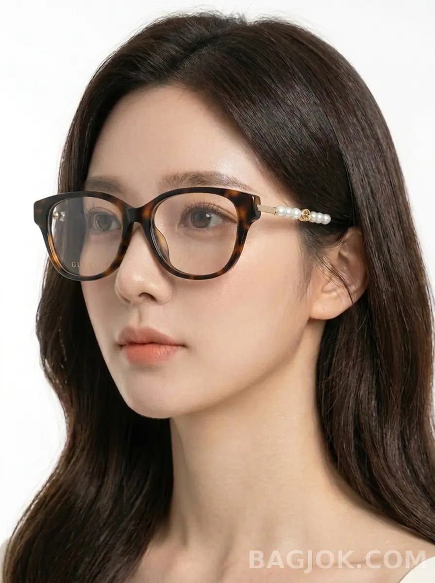 GUCCI Pearl Interlocking GG Square Cat-Eye 안경_대표이미지