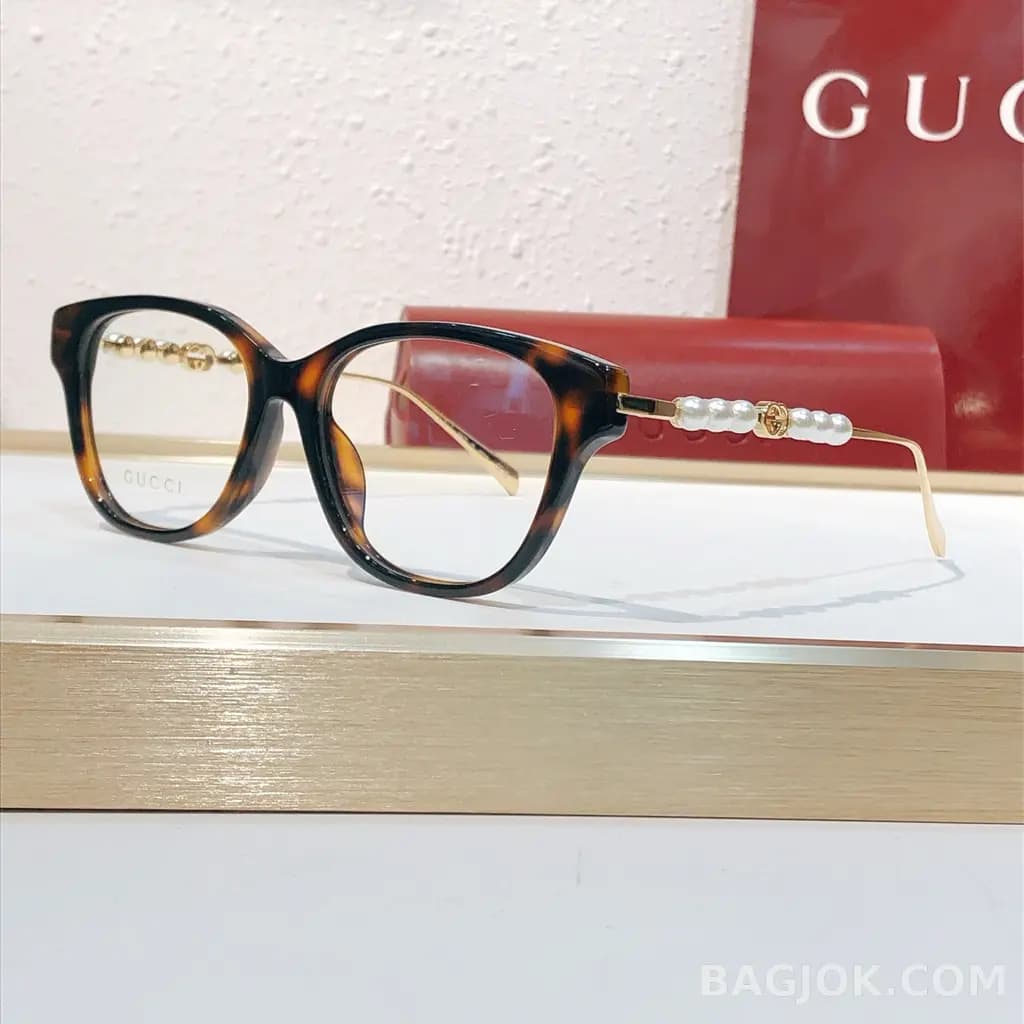 구찌 GUCCI Pearl Interlocking GG Square Cat-Eye 안경 상세 이미지